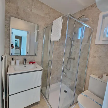 Vamandipity - 14 Only, Quiet-chill Seafront (adults Only) 4*