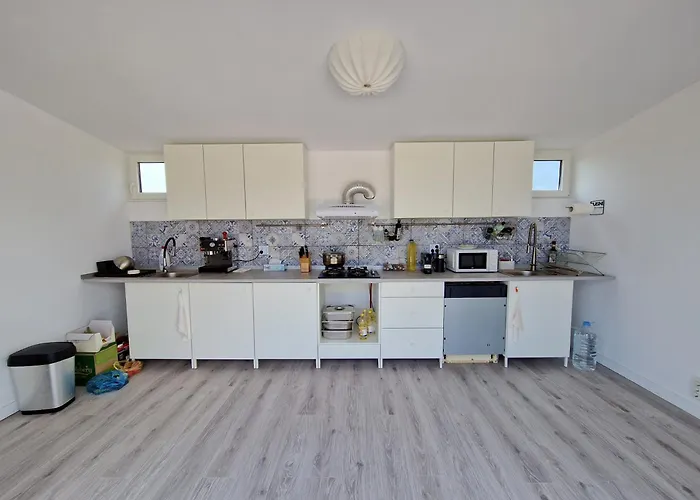 Vamandipity - 14 Only, Quiet-chill Seafront (adults Only)