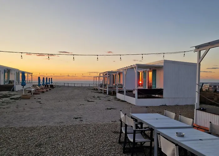 Vamandipity - 14 Only, Quiet-chill Seafront (adults Only) 게스트하우스