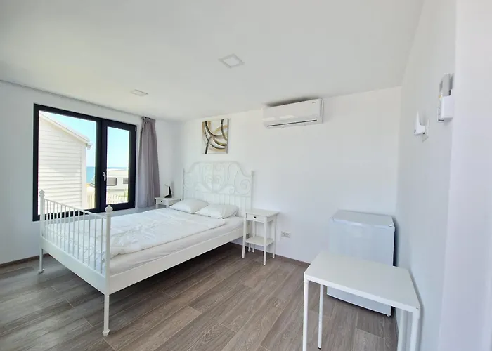 Vamandipity - 14 Only, Quiet-chill Seafront (adults Only) 게스트하우스 바마베체