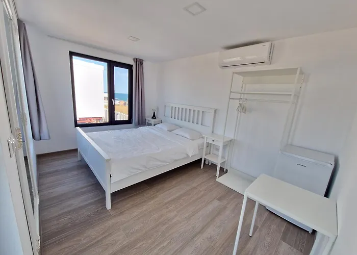 Vamandipity - 14 Only, Quiet-chill Seafront (adults Only)