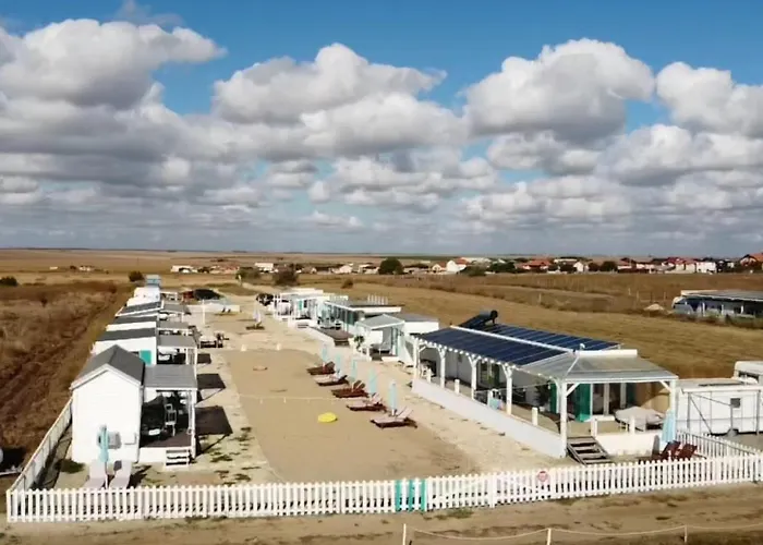 Vamandipity - 14 Only, Quiet-chill Seafront (adults Only) 게스트하우스 4*