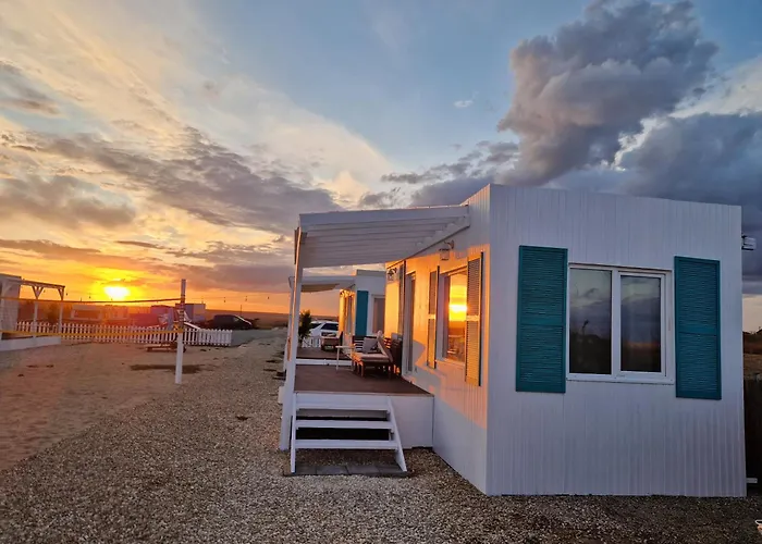 Vamandipity - 14 Only, Quiet-chill Seafront (adults Only)