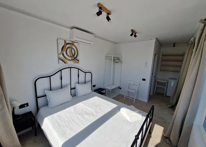 Vamandipity - 14 Only, Quiet-chill Seafront (adults Only) 게스트하우스 바마베체