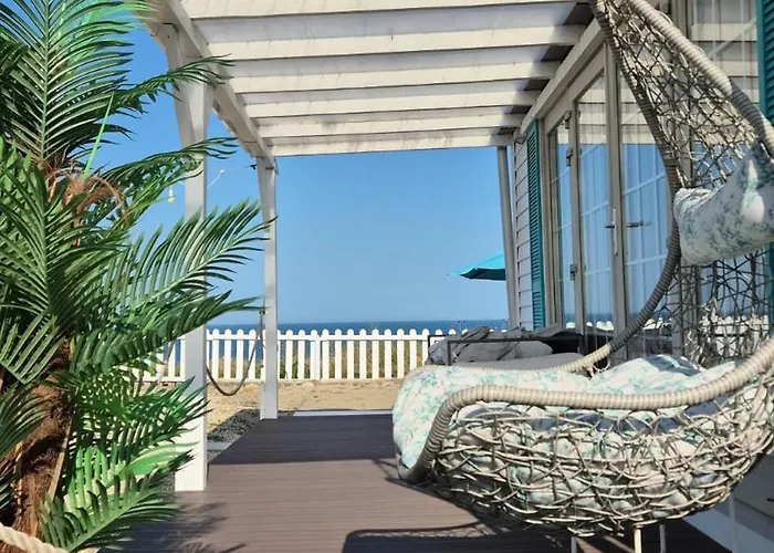 Vamandipity - 14 Only, Quiet-chill Seafront (adults Only) 게스트하우스 4*