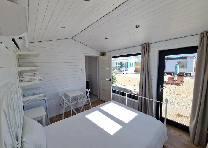 Vamandipity - 14 Only, Quiet-chill Seafront (adults Only) 4*